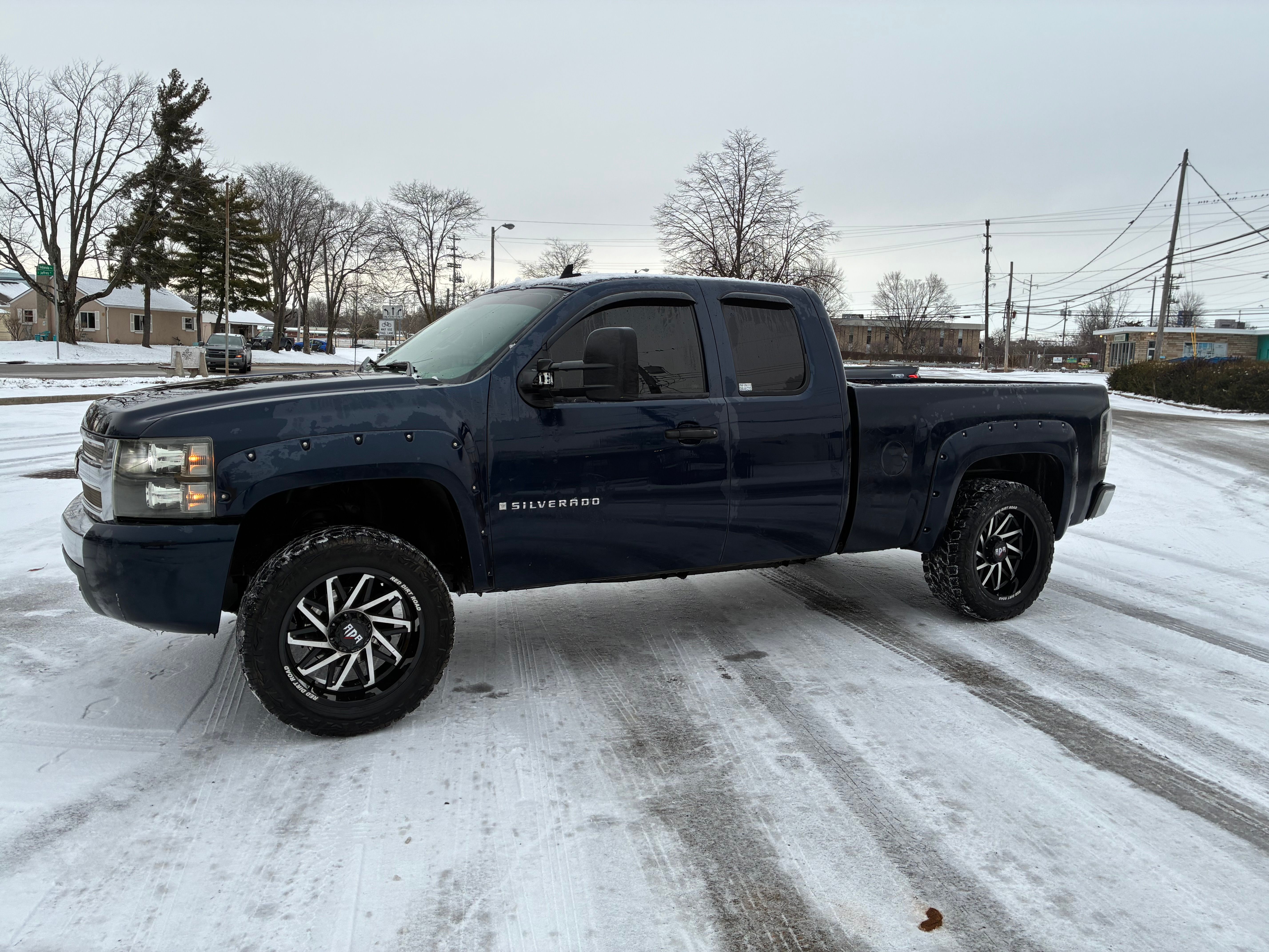 Used 2007 Chevrolet Silverado 1500 LT AWD/4WD image 4
