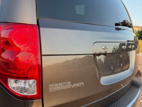 Used 2014 Dodge Grand Caravan SE FWD image 20