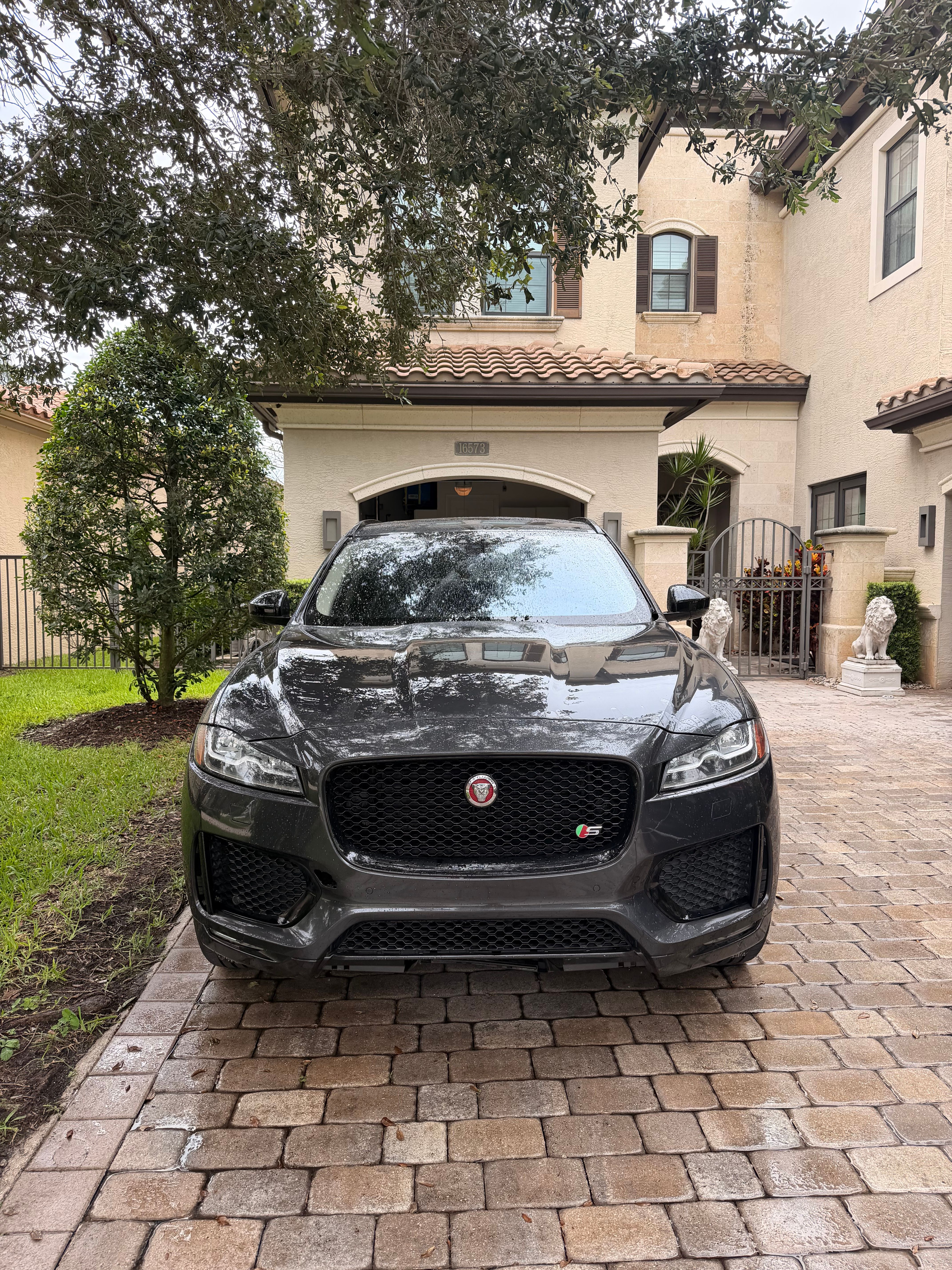 Used 2017 Jaguar F-PACE S AWD/4WD image 1