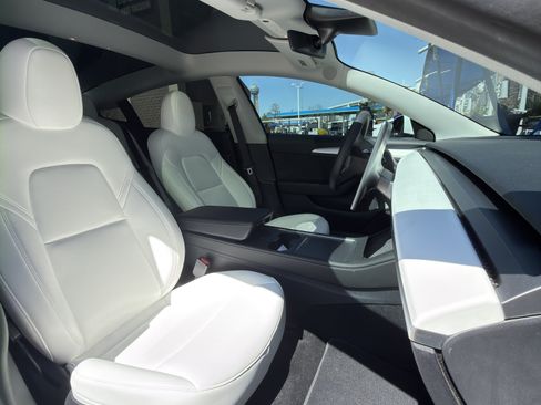 Used 2023 Tesla Model 3 Performance image 10