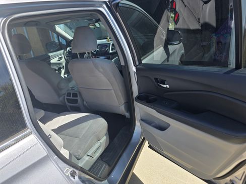 Used 2019 Honda Pilot LX image 20