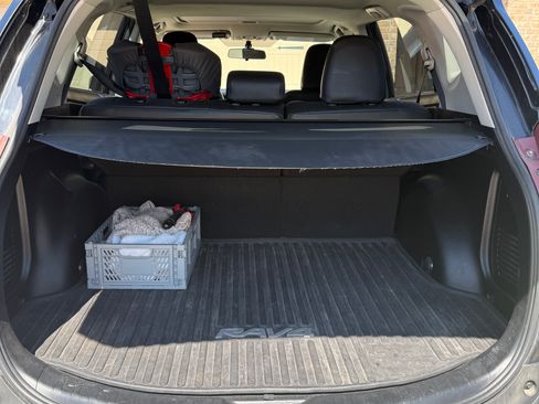 Used 2014 Toyota RAV4 XLE AWD/4WD image 9