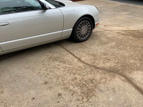 Used 2005 Ford Thunderbird 50th Anniversary image 9