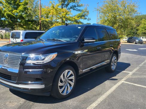 Used 2023 Lincoln Navigator Reserve image 8