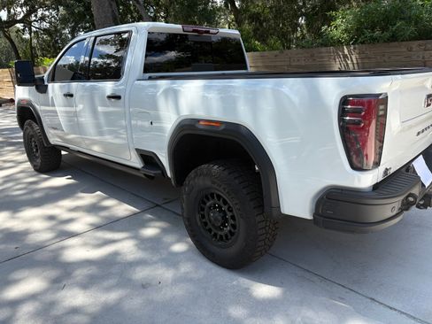 Used 2025 GMC Sierra 2500 AT4X w/ AT4X AEV Edition AWD/4WD image 11