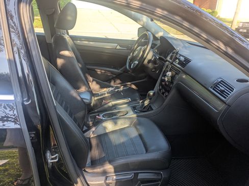 Used 2015 Volkswagen Passat 1.8T SE image 6