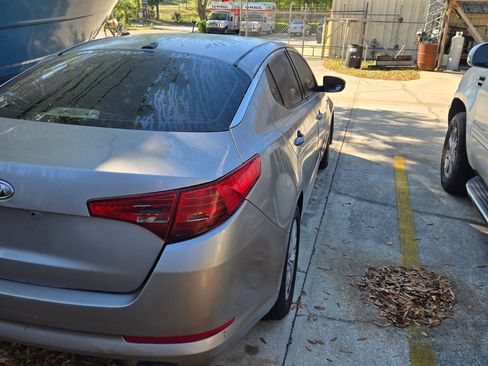 Used 2011 Kia Optima LX w/ Convenience Pkg image 2