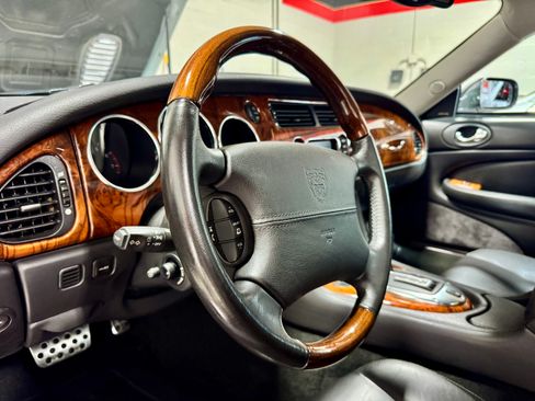 Used 2003 Jaguar XK8 Coupe RWD image 10