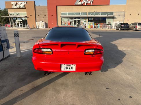 Used 1998 Chevrolet Camaro Z28 w/ SS Performance/Appearance Pkg RWD image 4