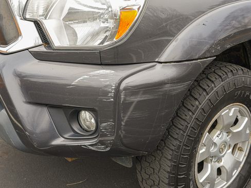 Used 2012 Toyota Tacoma 4x4 Double Cab w/ SR5 Pkg image 25