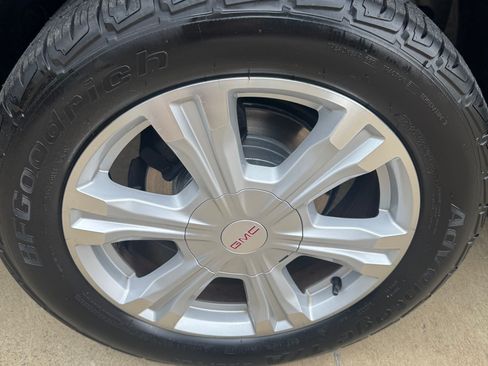 Used 2017 GMC Terrain SLT w/ Open Road Package AWD/4WD image 12