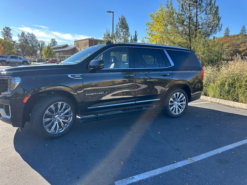 Used 2023 GMC Yukon Denali w/ Max Trailering Package AWD/4WD image 6