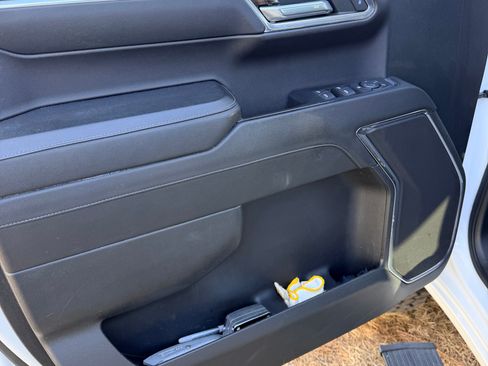 Used 2023 Chevrolet Silverado 1500 RST image 13