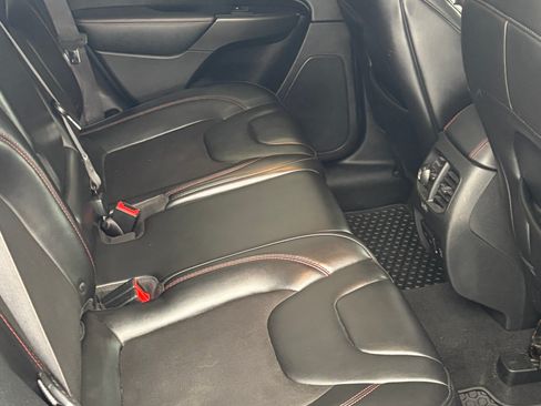 Used 2019 Jeep Cherokee Trailhawk image 12