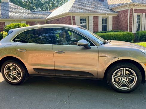 Used 2016 Porsche Macan S AWD/4WD image 4
