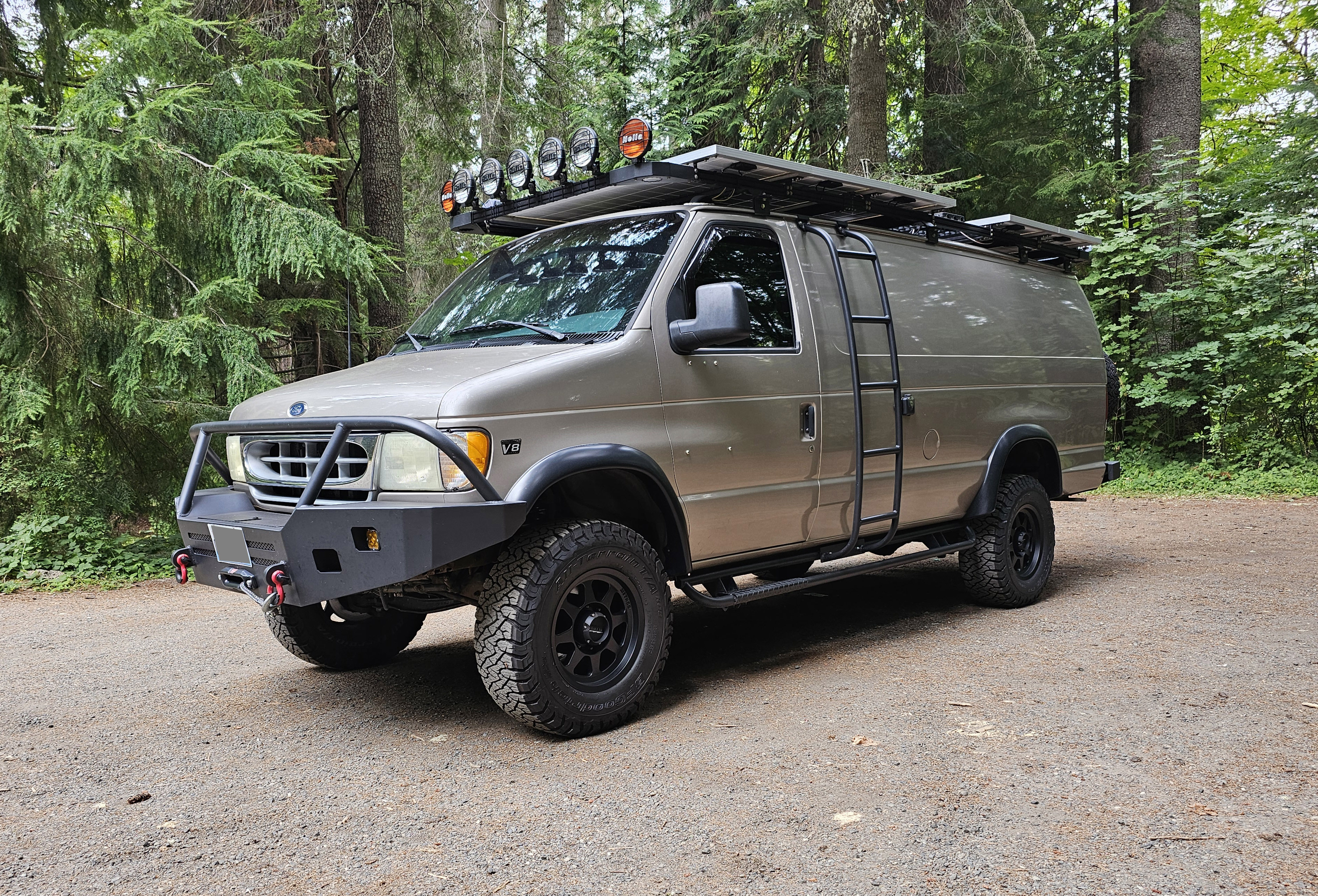Used 2002 Ford E-350 and Econoline 350 Extended Super Duty RWD image 2