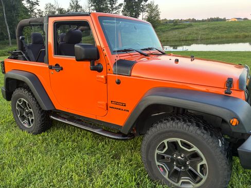 Used 2013 Jeep Wrangler Sport AWD/4WD image 2