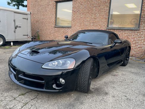 Used 2003 Dodge Viper SRT-10 image 4