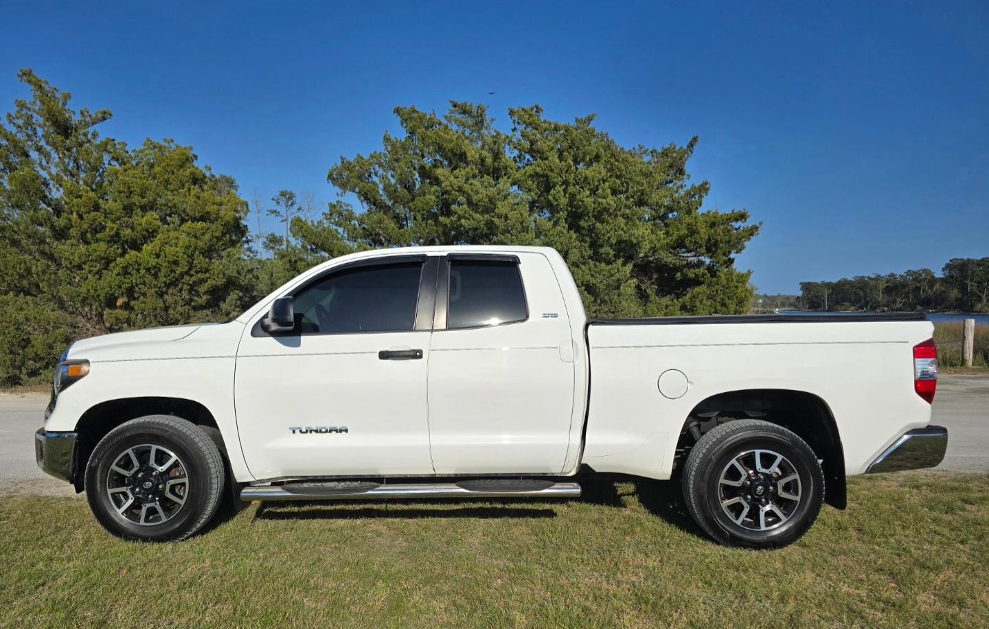Used 2018 Toyota Tundra SR5 w/ SR5 Upgrade Package RWD image 4