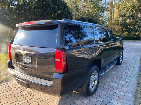 Used 2016 Chevrolet Suburban LTZ image 2
