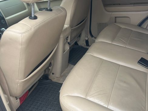 Used 2010 Ford Escape Limited image 11