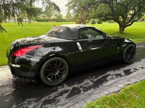 Used 2004 Nissan 350Z Touring RWD image 10