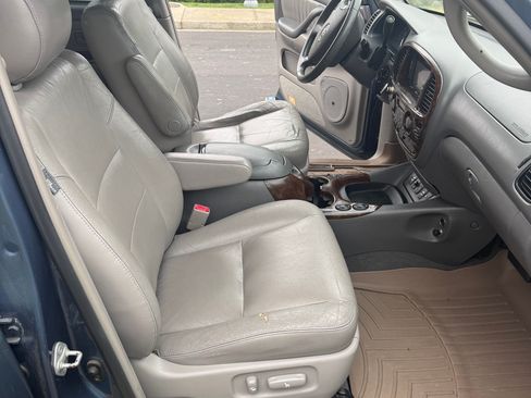 Used 2005 Toyota Sequoia Limited image 11