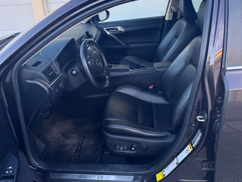 Used 2016 Lexus CT 200h w/ Accessory Package 2 image 19