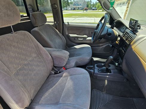Used 2004 Toyota Tacoma PreRunner RWD image 13