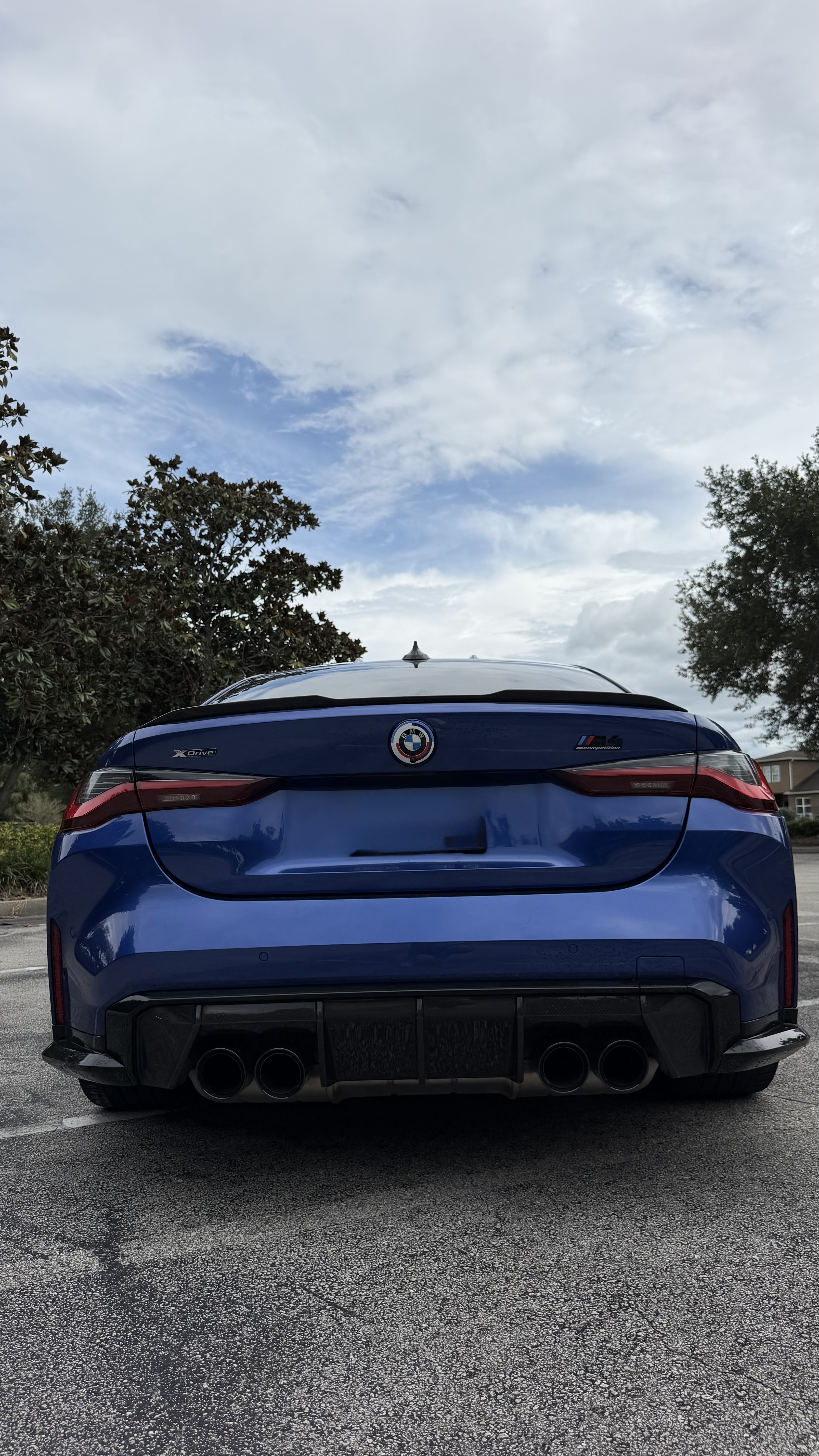 Used 2023 BMW M4 xDrive Competition w/ M Carbon Exterior Package AWD/4WD image 10