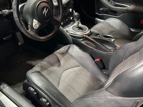 Used 2016 Nissan 370Z Touring image 3