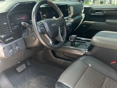 Used 2023 Chevrolet Silverado 1500 ZR2 w/ Technology Package AWD/4WD image 9
