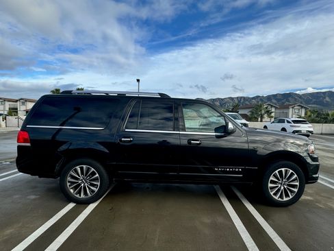 Used 2015 Lincoln Navigator L 2WD image 8