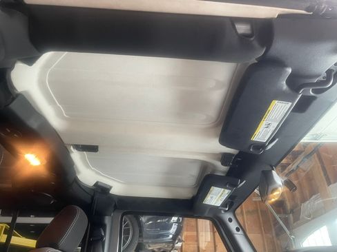 Used 2013 Jeep Wrangler Unlimited Sahara image 17