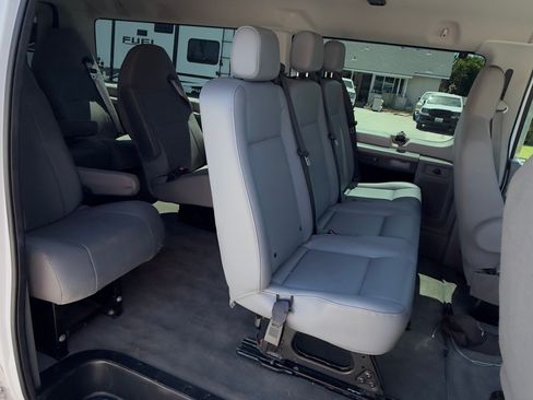 Used 2013 Ford E-150 and Econoline 150 Wagon RWD image 17