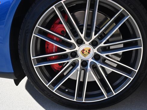 Used 2017 Porsche Panamera Turbo image 19