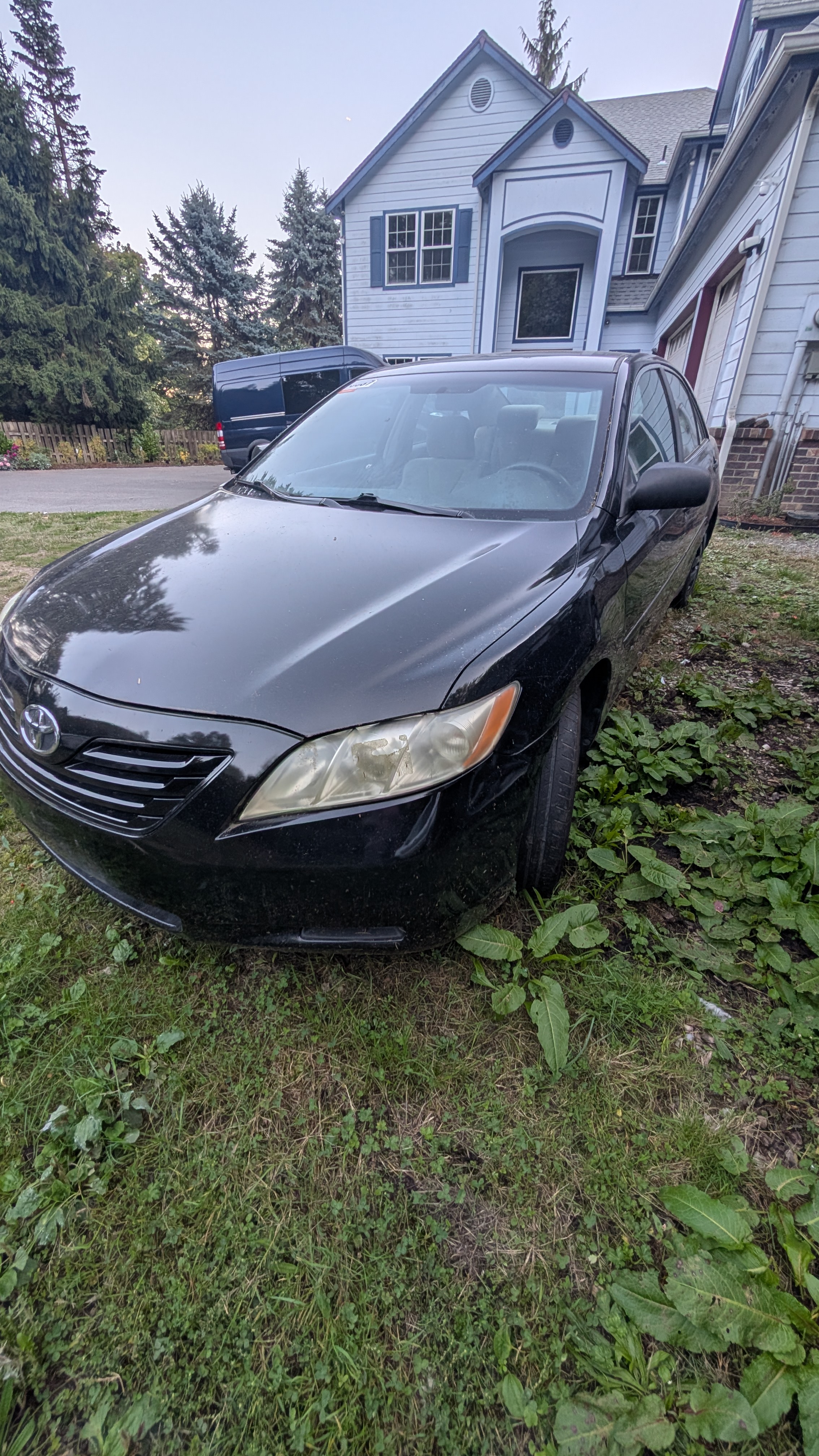 Used 2009 Toyota Camry LE FWD image 2