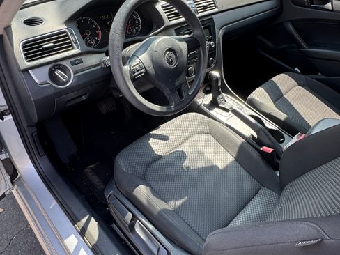 Used 2015 Volkswagen Passat 1.8T Limited Edition image 5