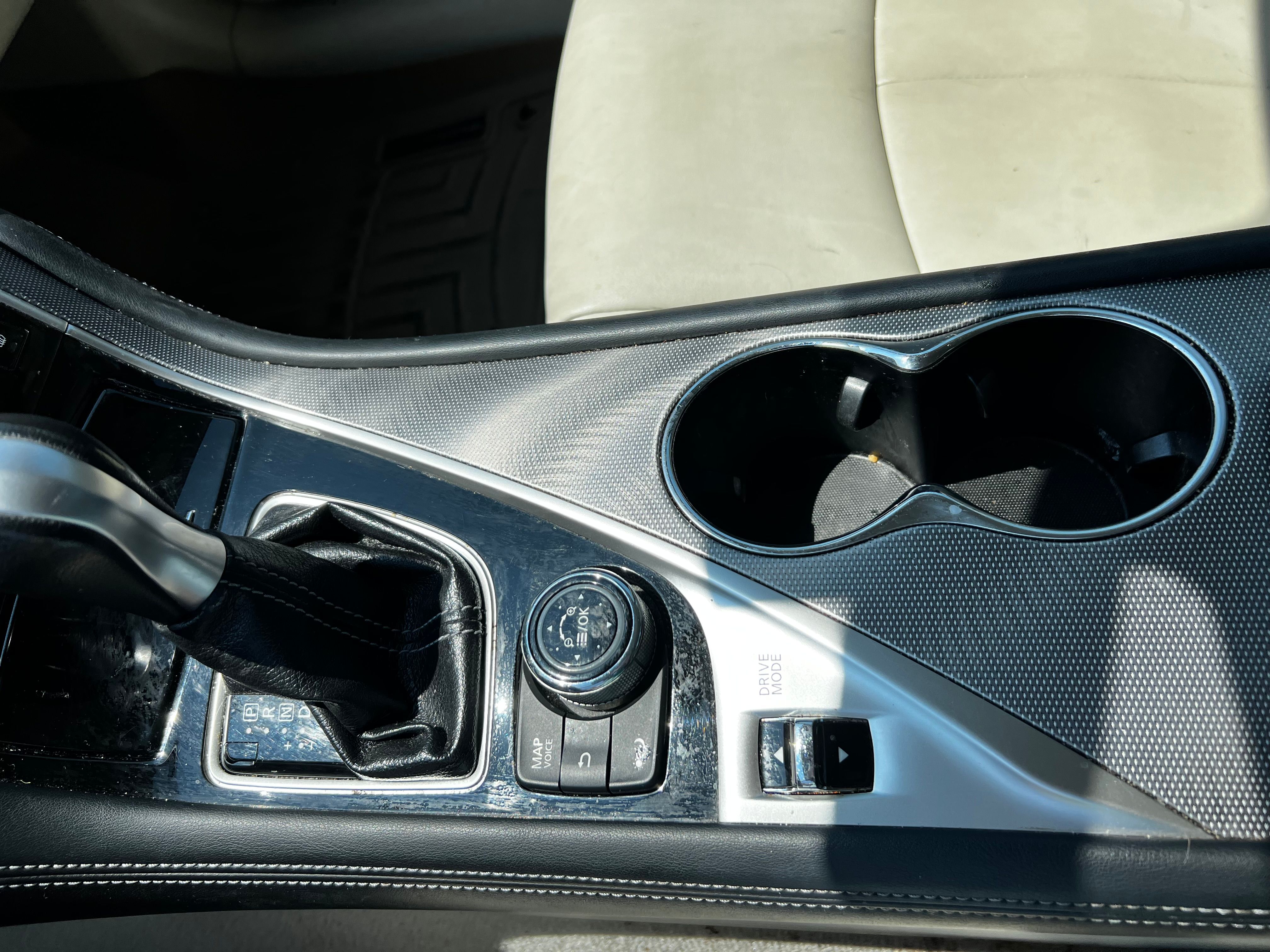 Used 2014 INFINITI Q50 Premium w/ Navigation Package RWD image 6