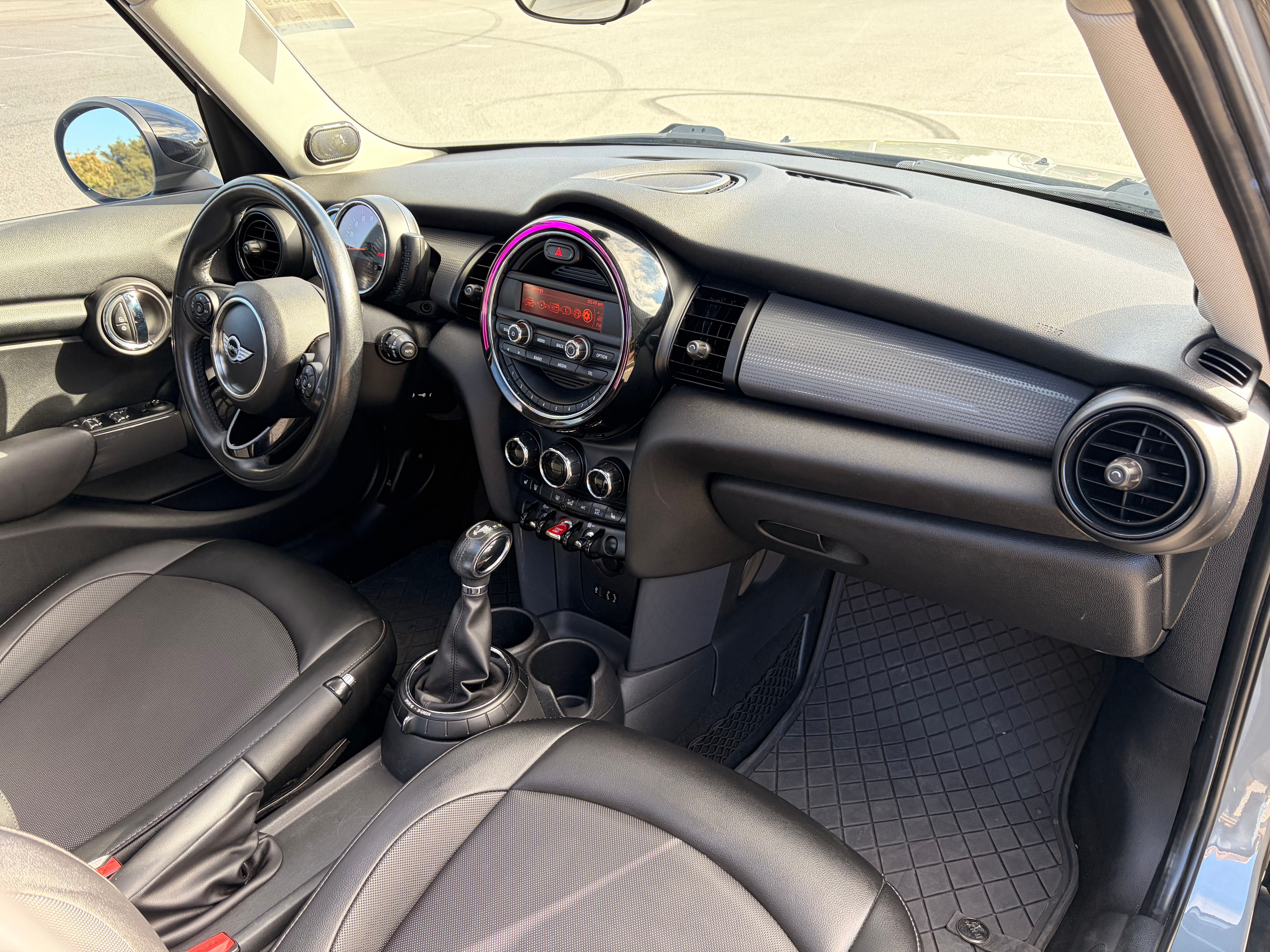 Used 2016 MINI Cooper 4-Door Hardtop FWD image 13