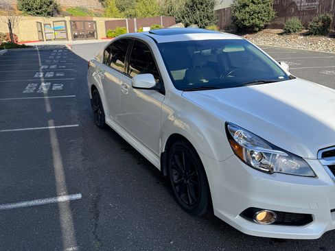 Used 2014 Subaru Legacy 3.6R Limited image 1