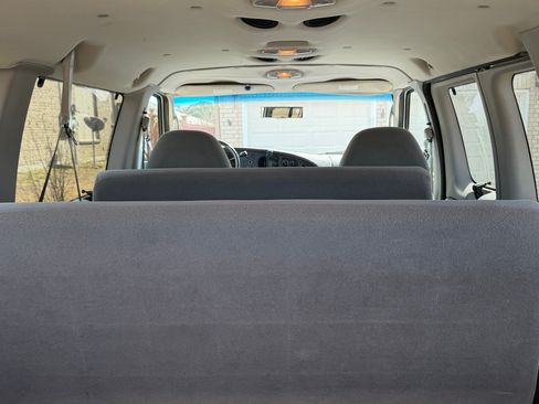 Used 2007 Ford E-350 and Econoline 350 XLT image 12