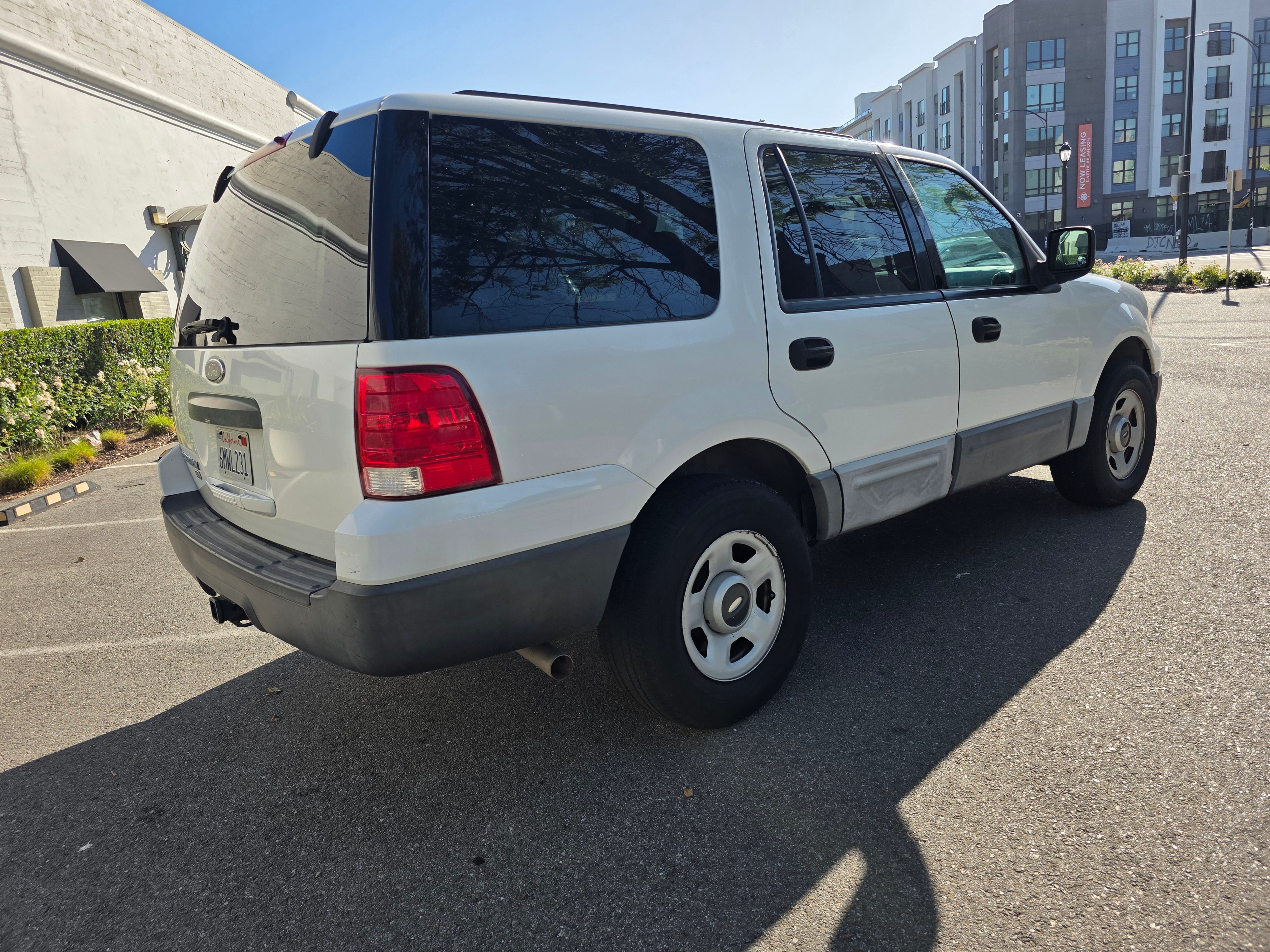 Used 2004 Ford Expedition XLT AWD/4WD image 11