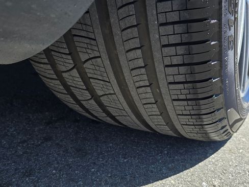 Used 2019 Porsche Cayenne Turbo image 24