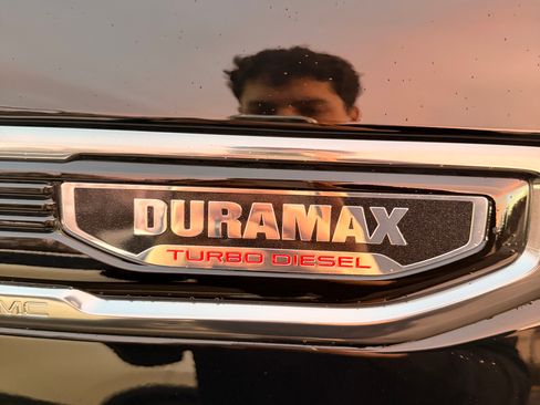 Used 2025 GMC Sierra 1500 AT4 w/ AT4 Premium Package image 4