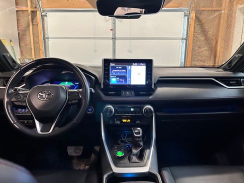 Used 2022 Toyota RAV4 XSE w/ Weather Package image 6