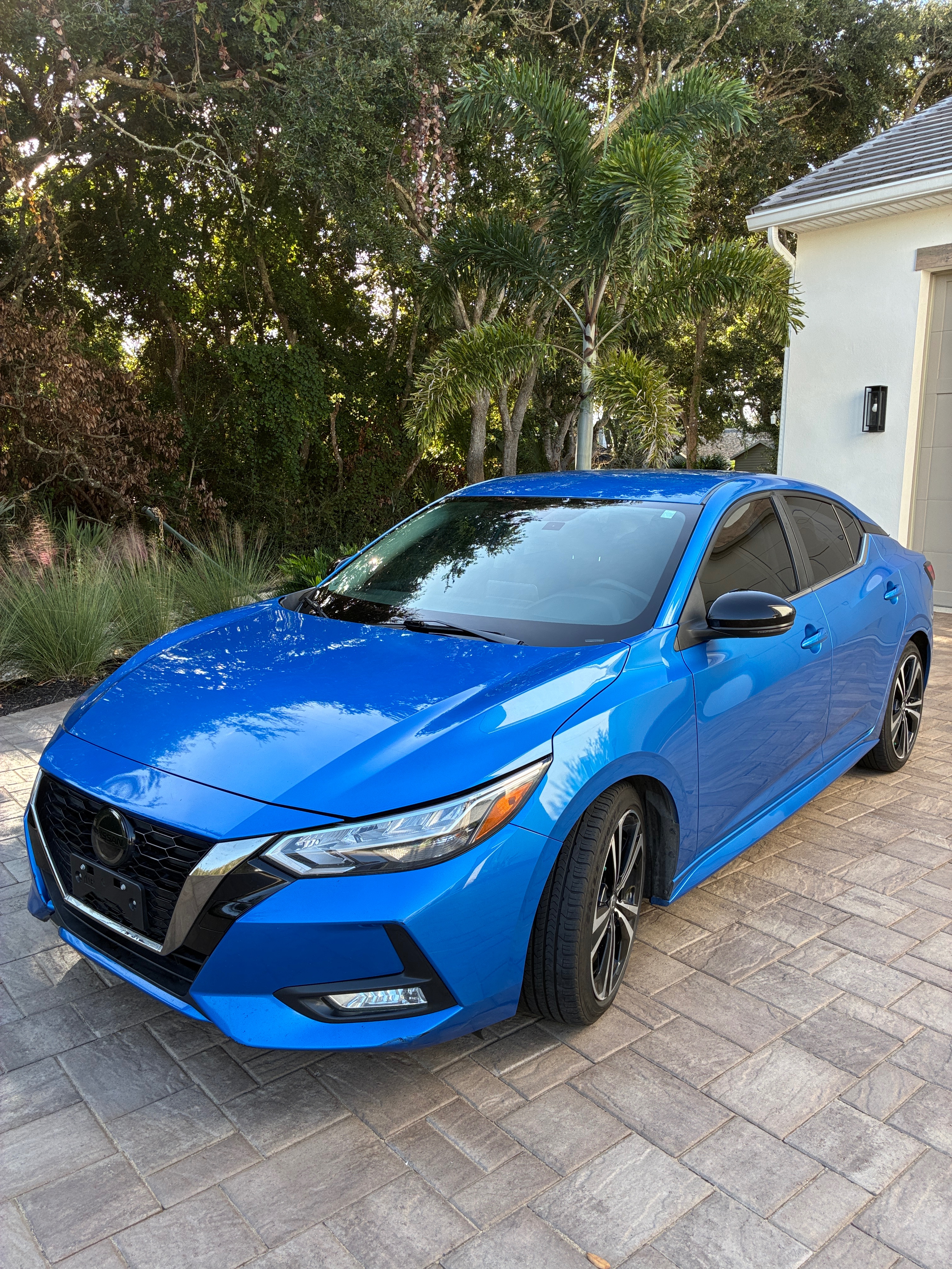 Used 2020 Nissan Sentra SR w/ Electronics Package FWD image 1