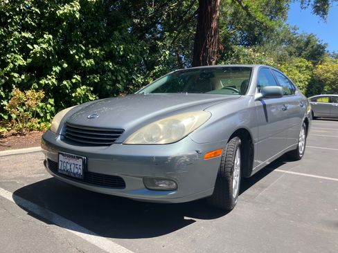 Used 2003 Lexus ES 330 w/ Premium Pkg FWD image 5