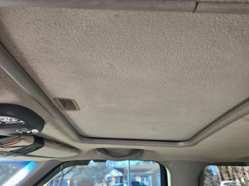 Used 2000 Chevrolet Blazer LT image 2