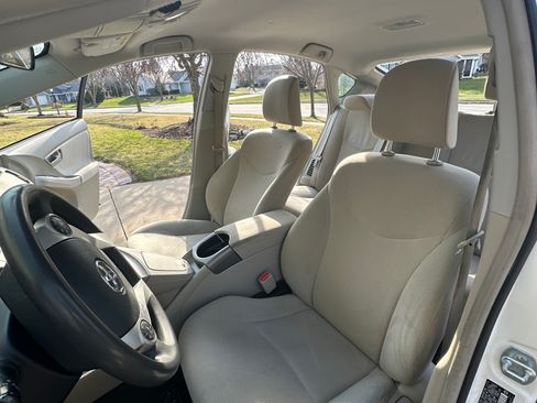 Used 2015 Toyota Prius Two image 4